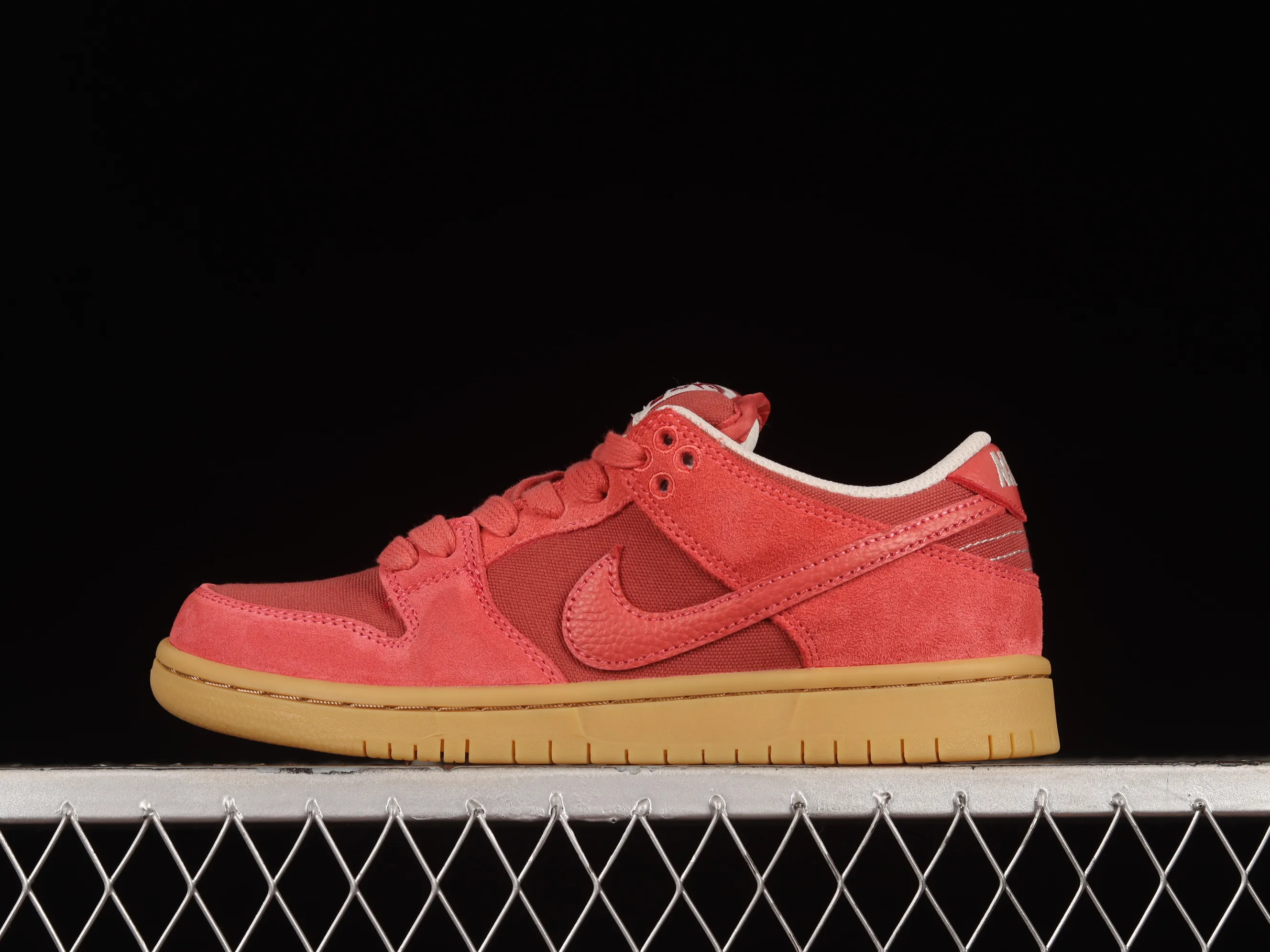 All categories Nk SB Dunk series Nk SB Dunk Low low-top sneakers Nk SB Dunk Low Pro "Adobe" red clay red pig color SB low-top sports and leisure sneakers DV5429-600